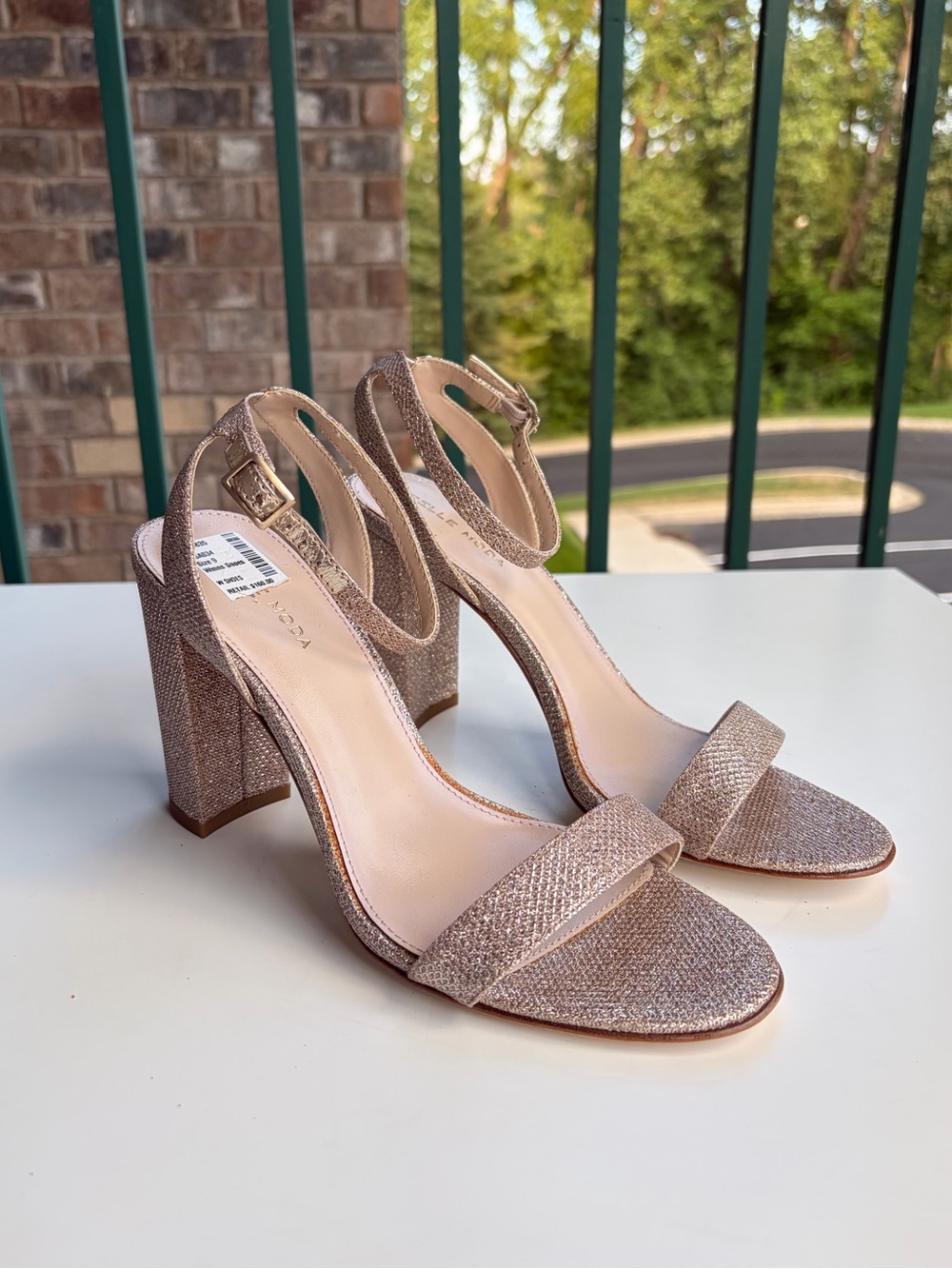 🌾Pelle Moda Size 9M Rose Gold Glitter Ankle Strap Block Heel Sandals Party Chic - Picture 3 of 17